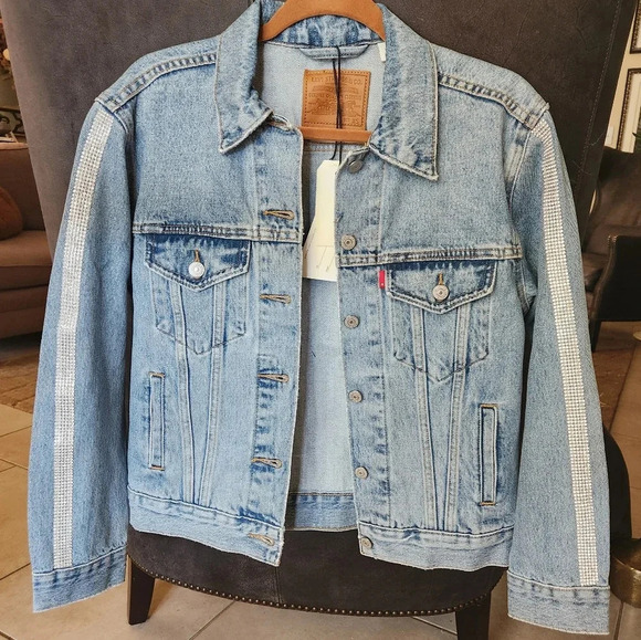 NWT LEVIS Rhinestone Denim Jacket - Picture 2 of 6
